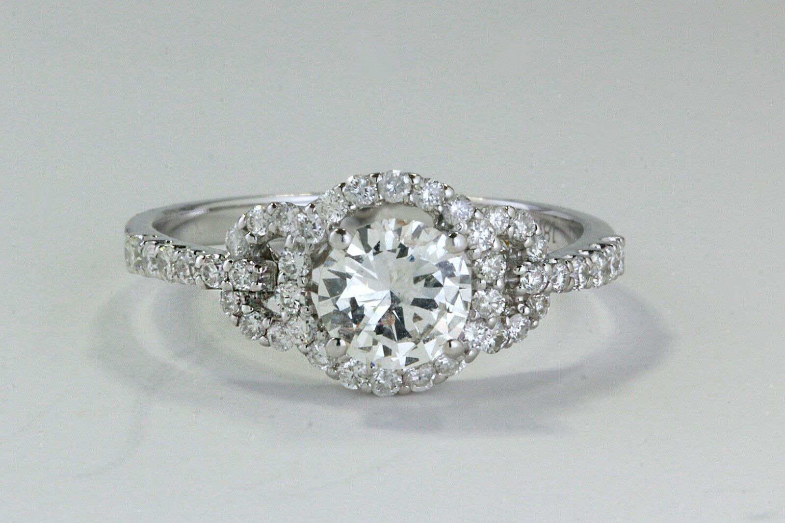 Diamond Engagement Ring w Halo 1.10 carats and 18K White Gold. Clarity Enhanced
